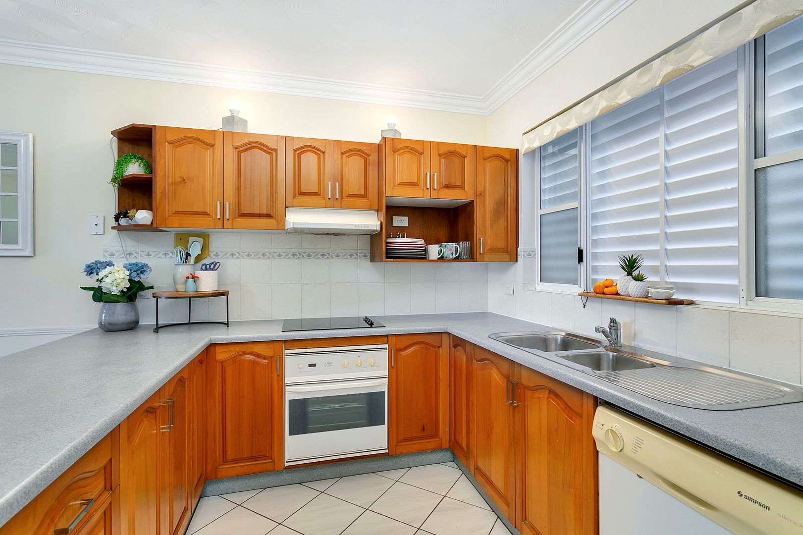 2/23 Digger Street, Cairns North QLD 4870, Image 2