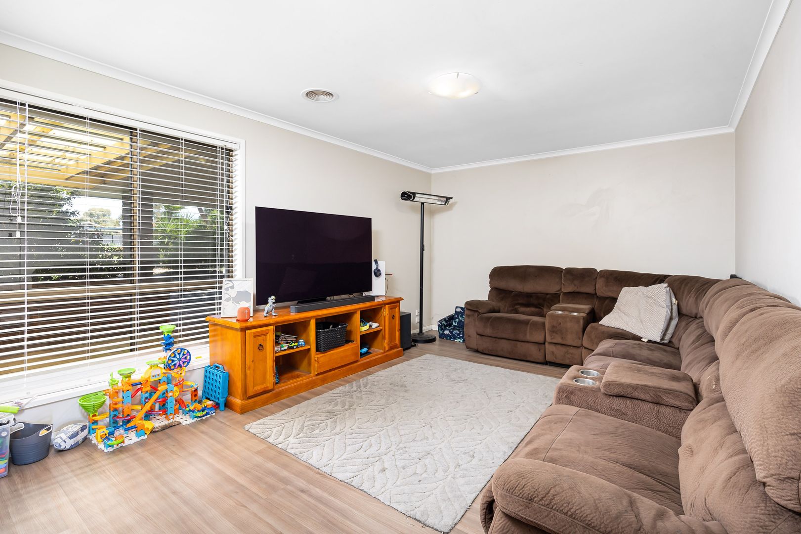 68 Undurra Drive, Glenfield Park NSW 2650, Image 2