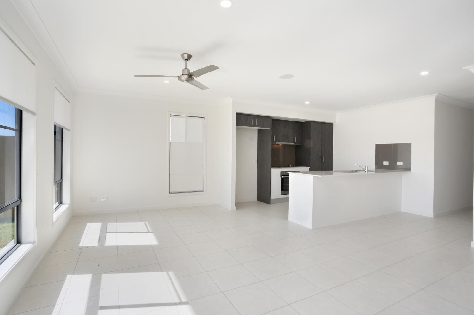 16 Robert Drive, Pimpama QLD 4209, Image 2