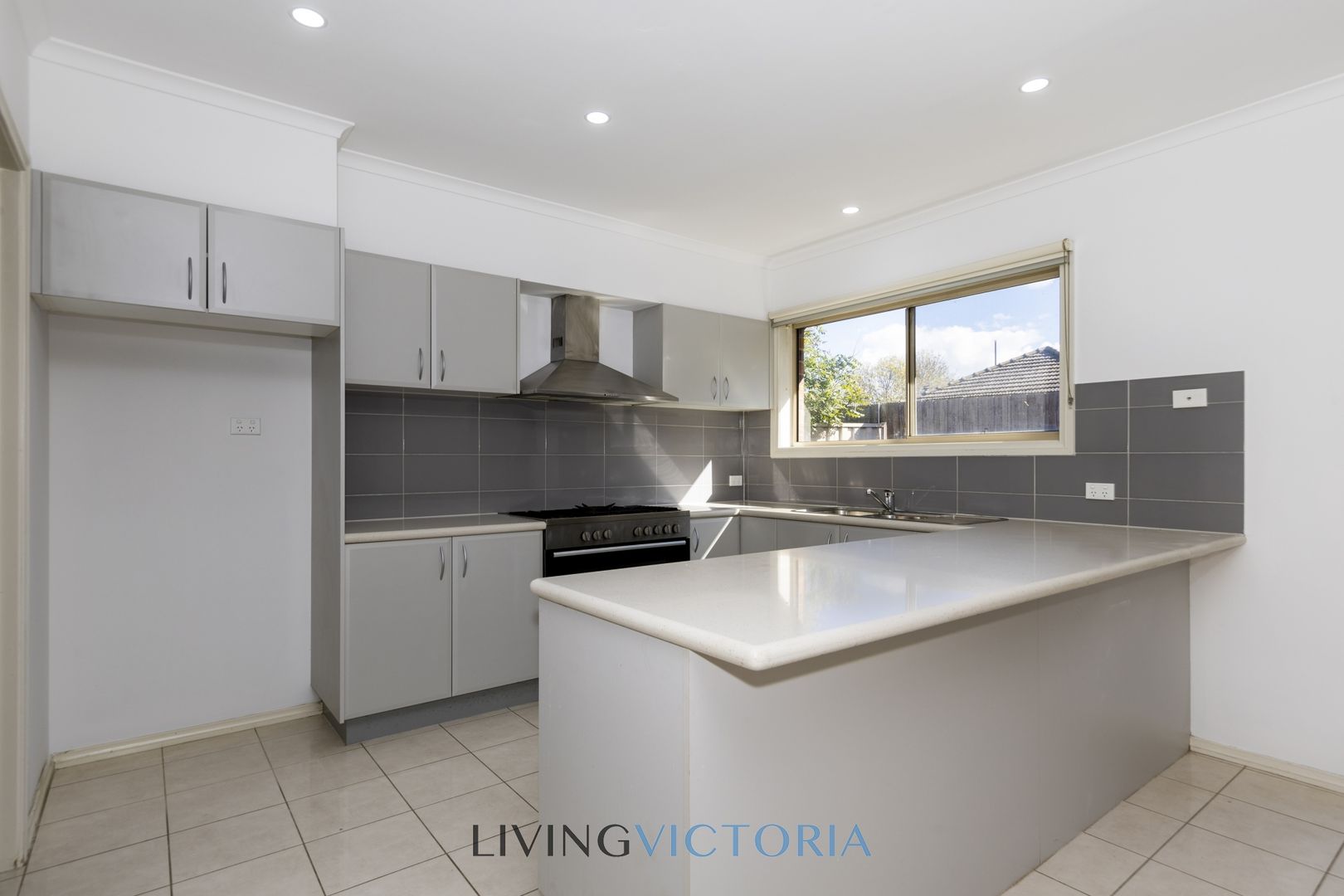 3/13 Raglan Court, Maidstone VIC 3012, Image 2