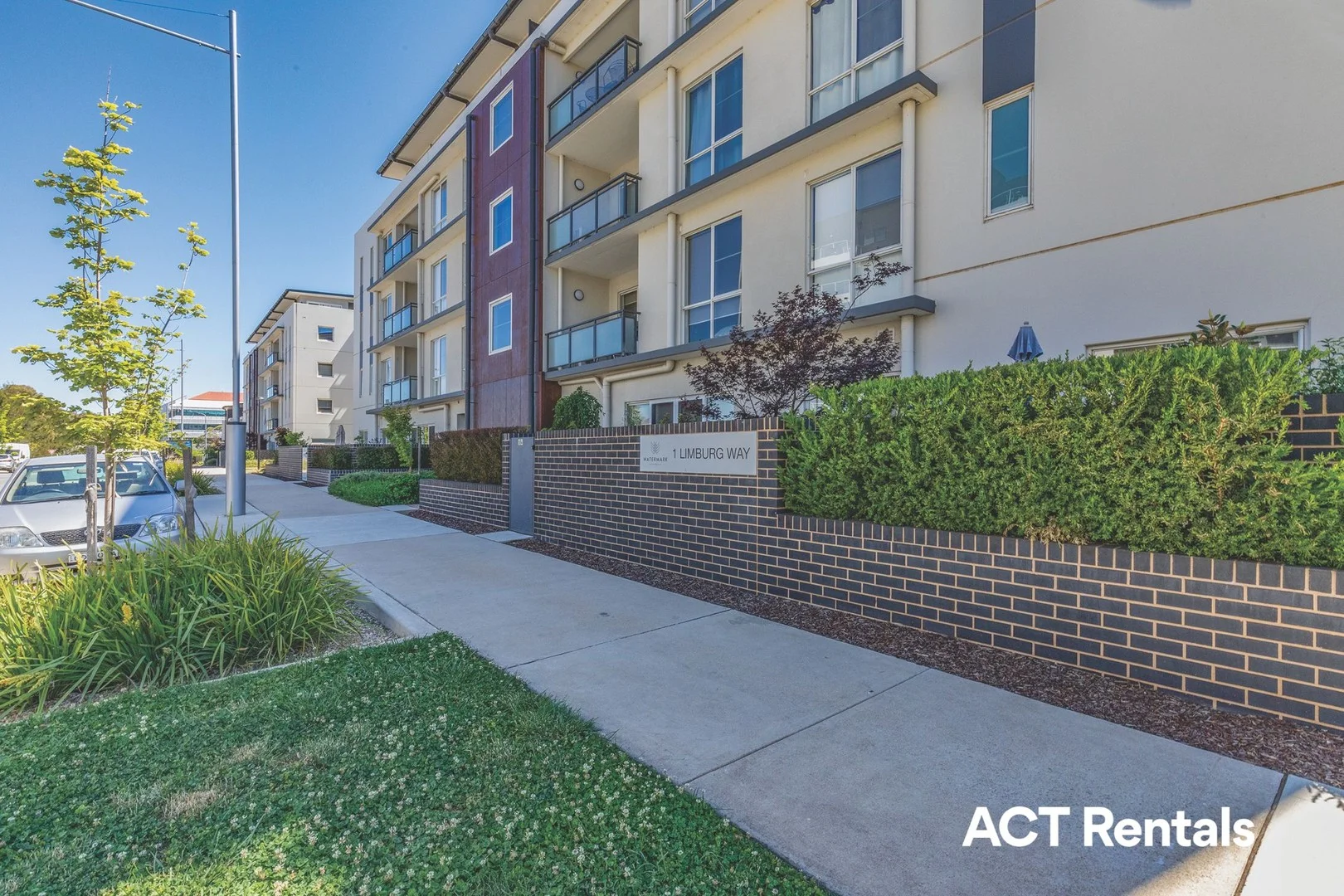 74/1 Limburg Way, Greenway ACT 2900