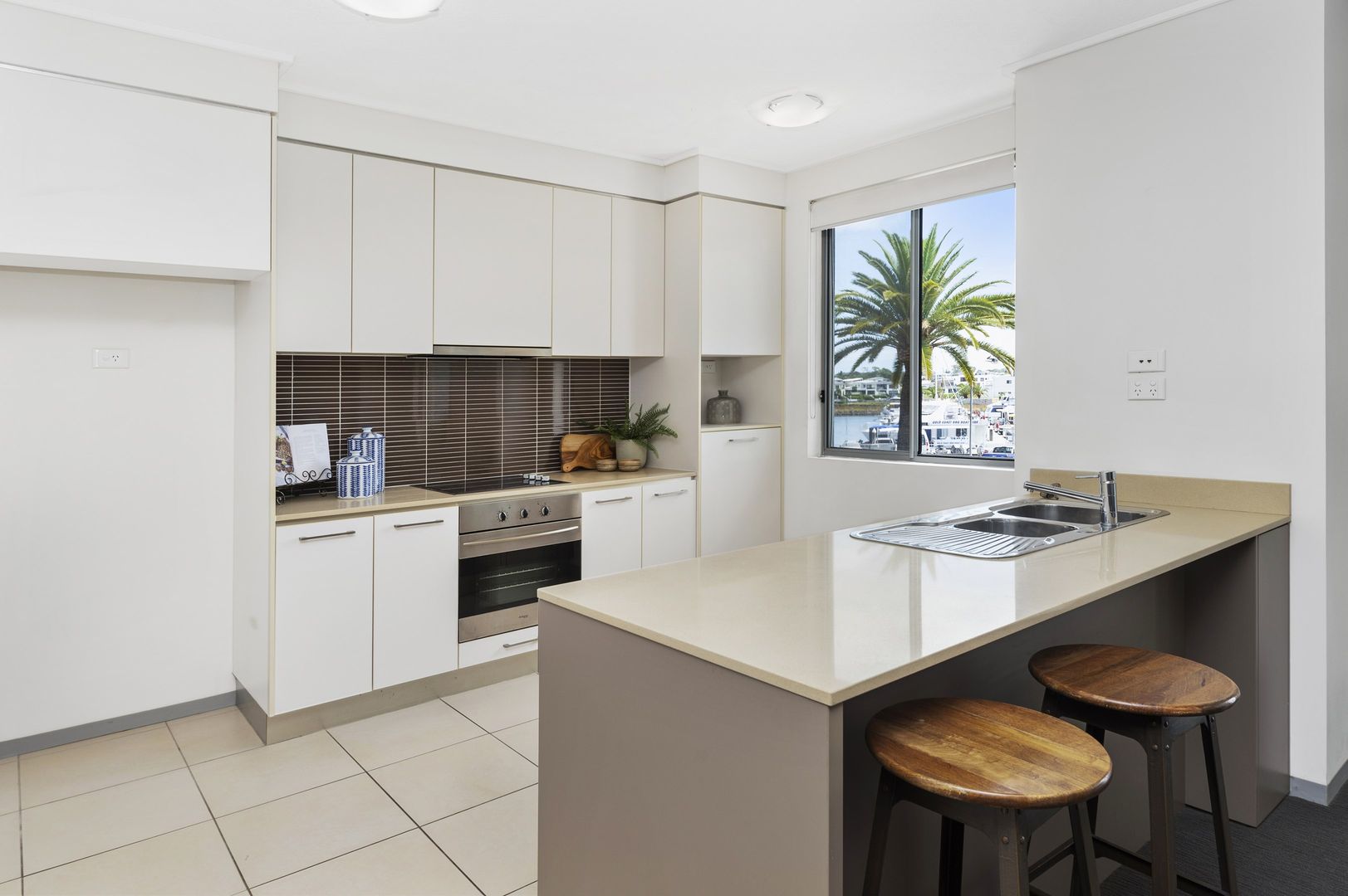 422/64 Sickle Avenue, Hope Island QLD 4212, Image 2