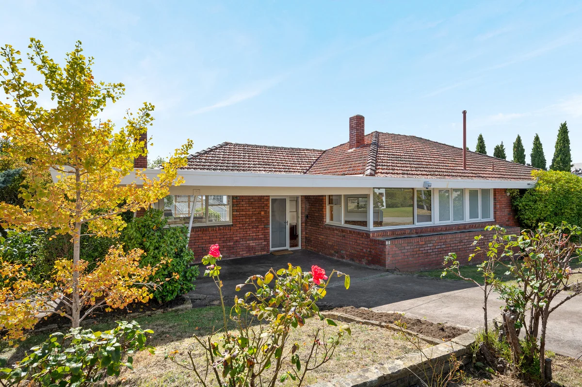13 Heathcombe Crescent, Sandy Bay TAS 7005