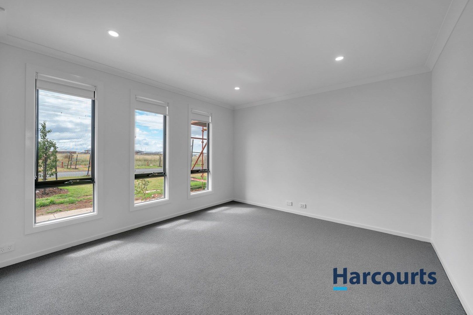 10 Jarli Walk, Fraser Rise VIC 3336, Image 2