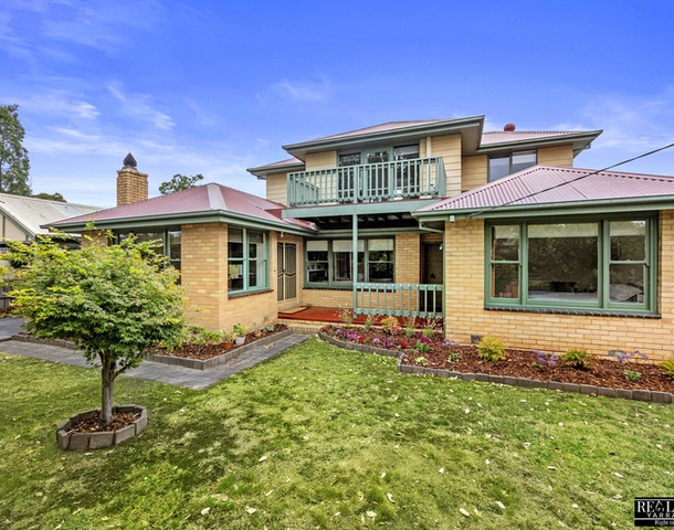 32 Olympus Drive, Croydon South VIC 3136