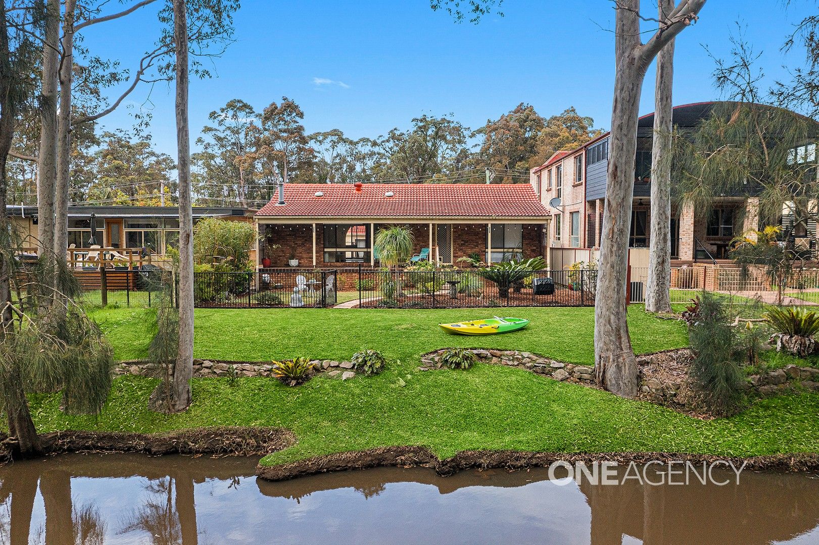 3 bedrooms House in 245 The Park Drive SANCTUARY POINT NSW, 2540