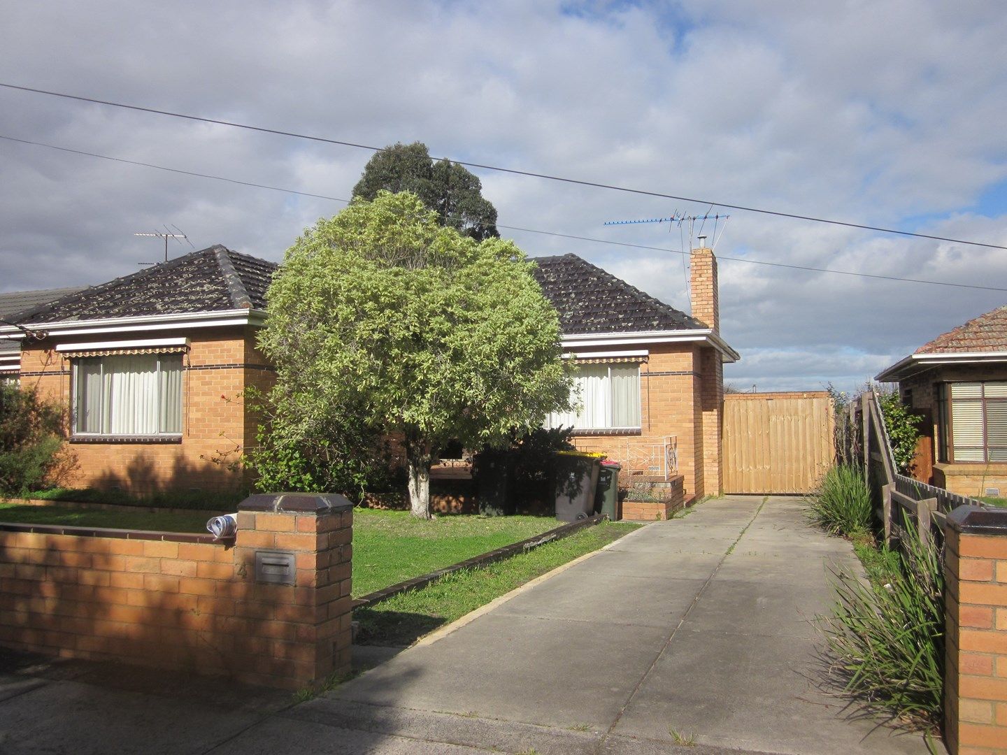 3 bedrooms House in 4 Dickson Street MOUNT WAVERLEY VIC, 3149