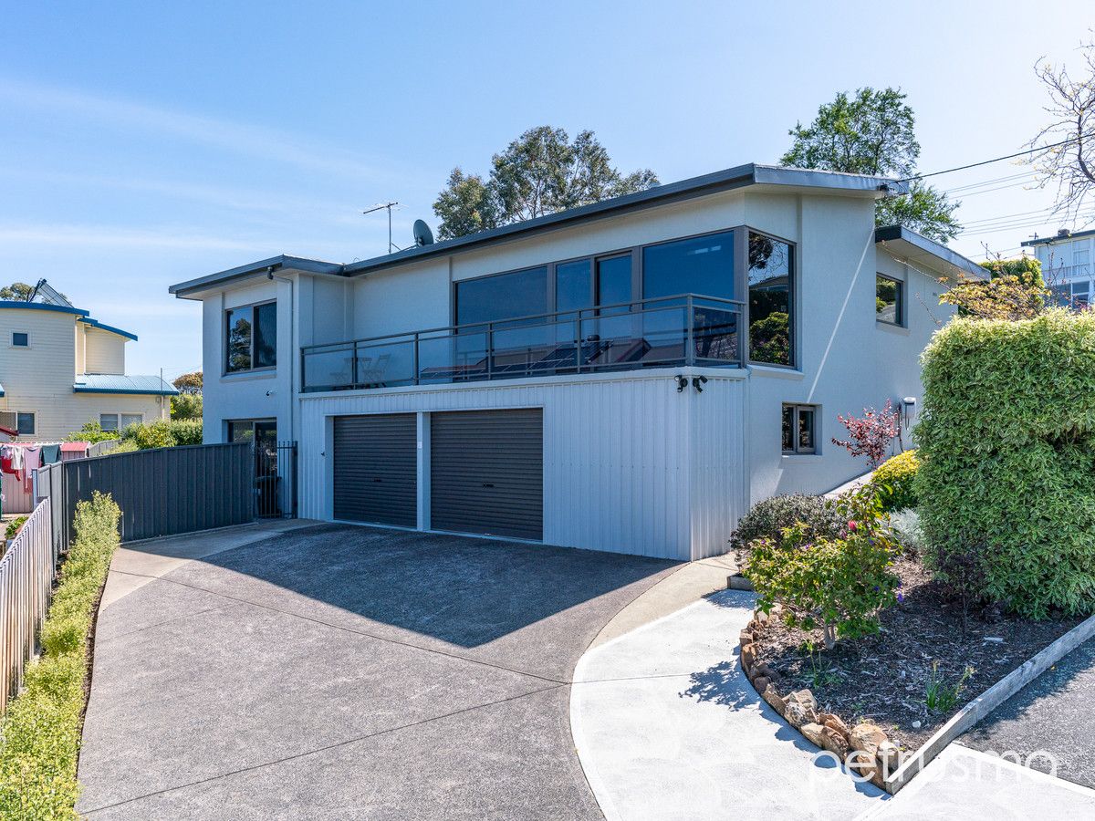 4 bedrooms House in 15 Hill Street BELLERIVE TAS, 7018