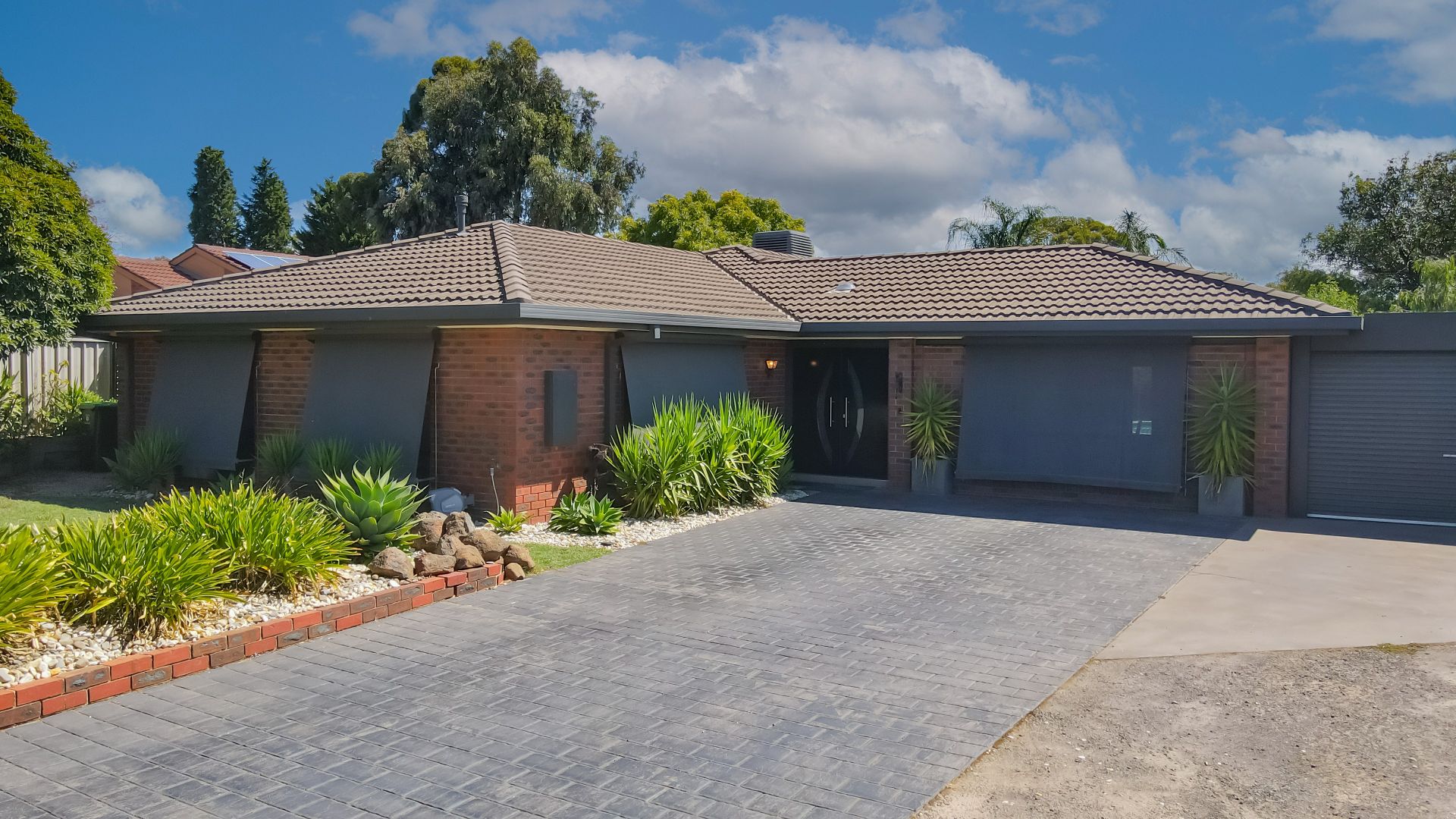 18 Pinnaroo Court, Strathdale Property History & Address Research
