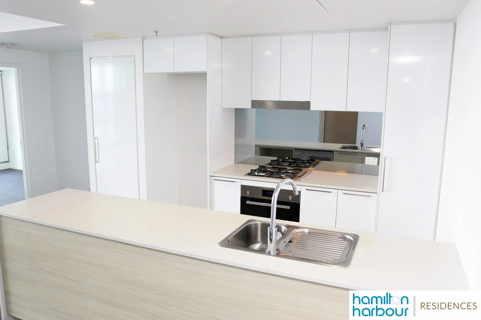 V4824/8 Harbour Road, Hamilton QLD 4007