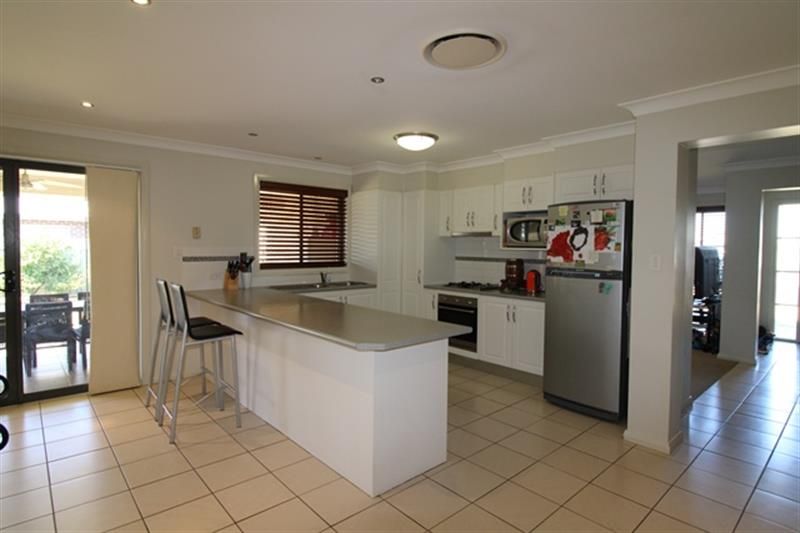 16 Holmwood Drive, Dubbo NSW 2830, Image 2