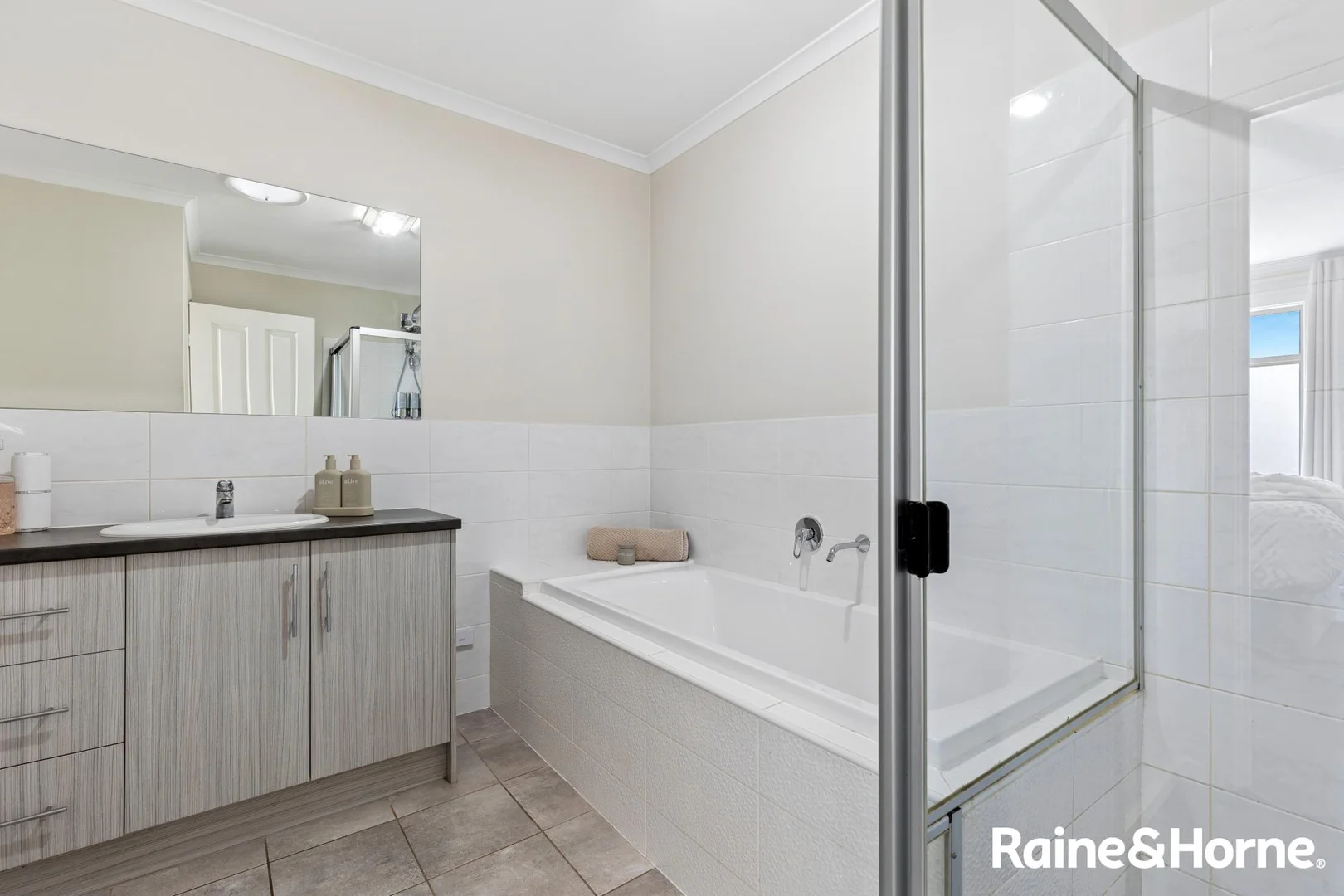 Additional image 19 of 2/1B Larkdale Crescent, O'Halloran Hill SA 5158