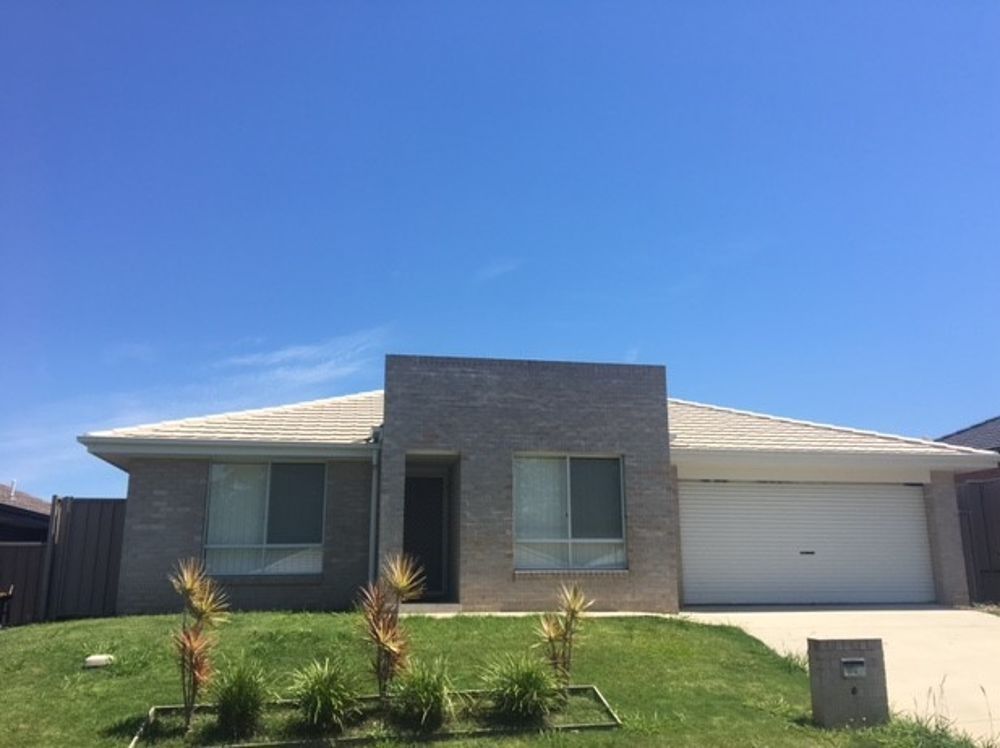 4 bedrooms House in 15 Stingray Creek Road MOONEE BEACH NSW, 2450