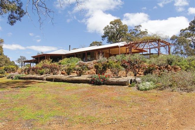 Picture of 124 Lee Steere Drive, BOYUP BROOK WA 6244