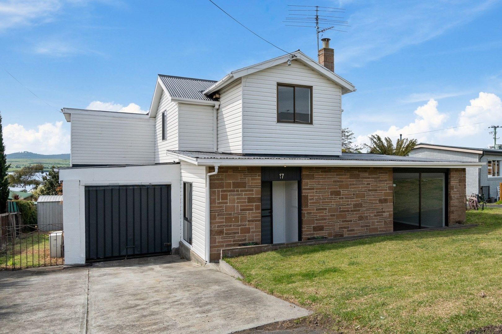 17 Third Avenue, Midway Point TAS 7171, Image 0