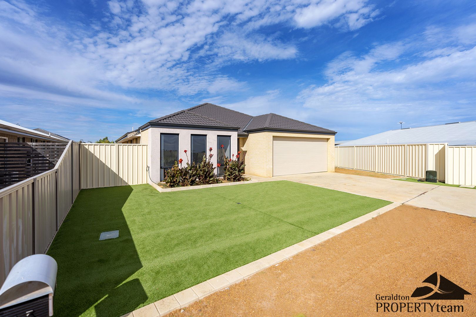 13 Globe Court, Waggrakine WA 6530, Image 2