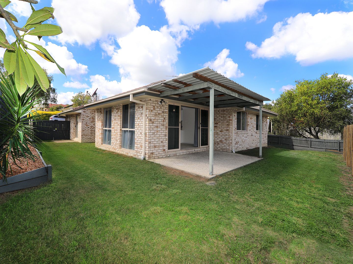 21 Sutherland Crescent, Goodna QLD 4300, Image 1