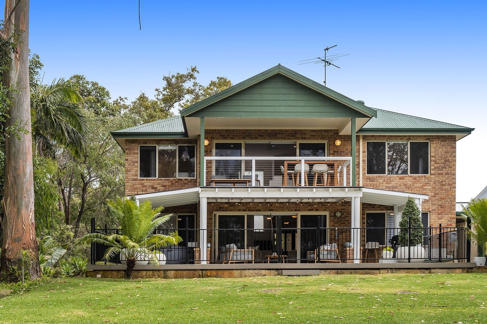 3 bedrooms House in 35 Rodoreda Crescent RAVENSWOOD WA, 6208