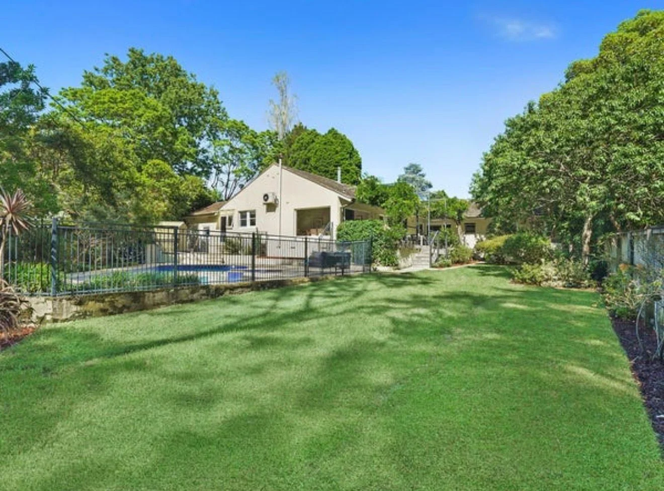 16 Cranford Avenue, St Ives NSW 2075