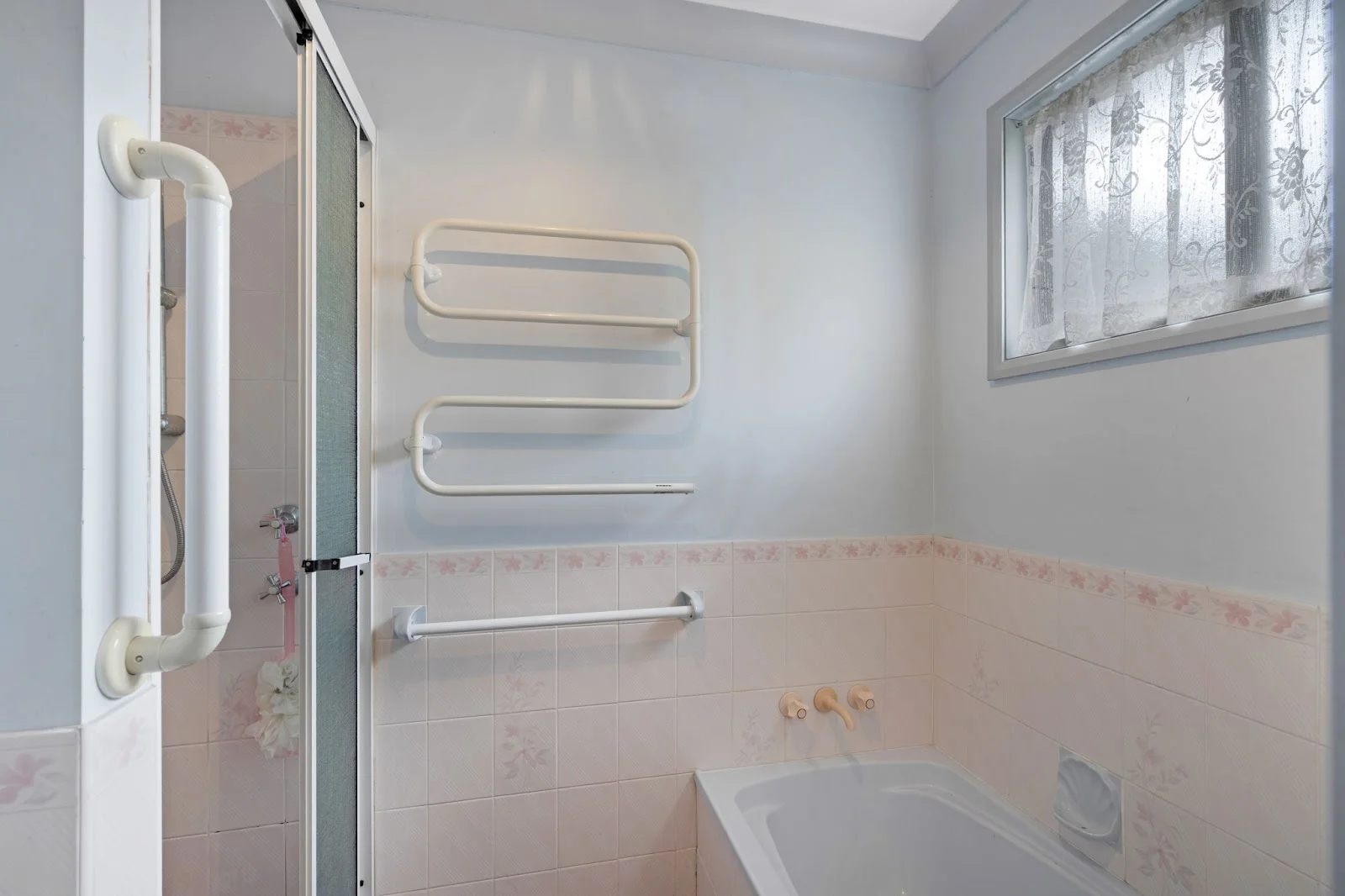 Additional image 11 of 5 Campbell Parade, Mannering Park NSW 2259