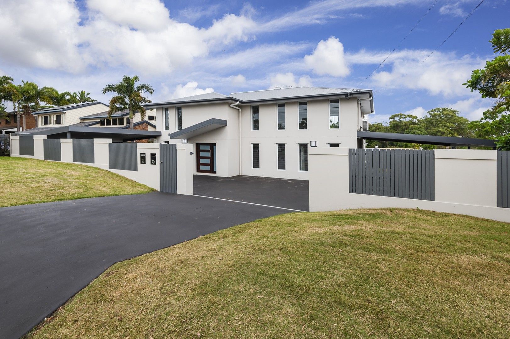 7 bedrooms House in 321 Springwood Road SPRINGWOOD QLD, 4127