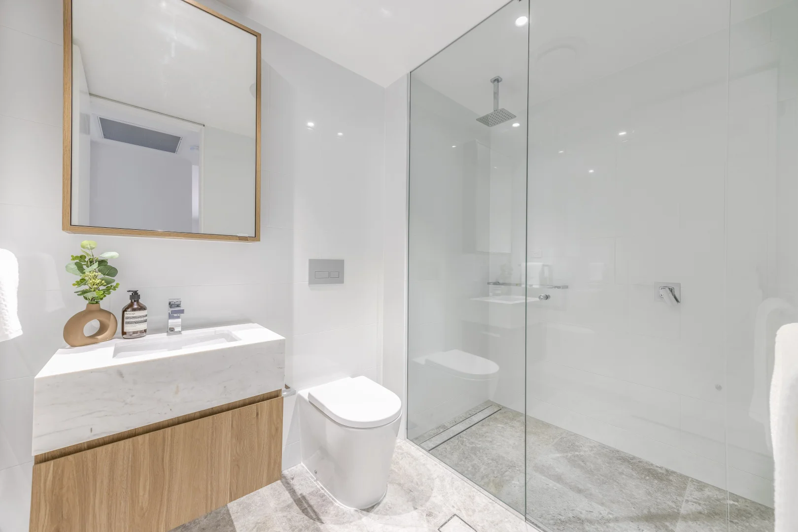 Additional image 17 of 26 - 28 Alexandra Avenue, Mermaid Beach QLD 4218