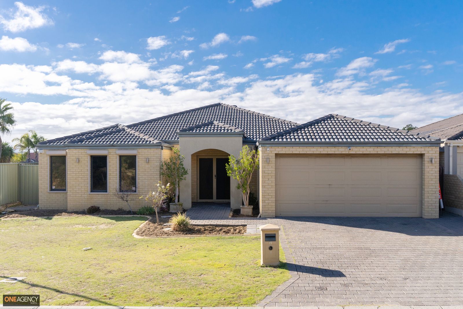 4 bedrooms House in 19 Raeburn Crescent LANDSDALE WA, 6065