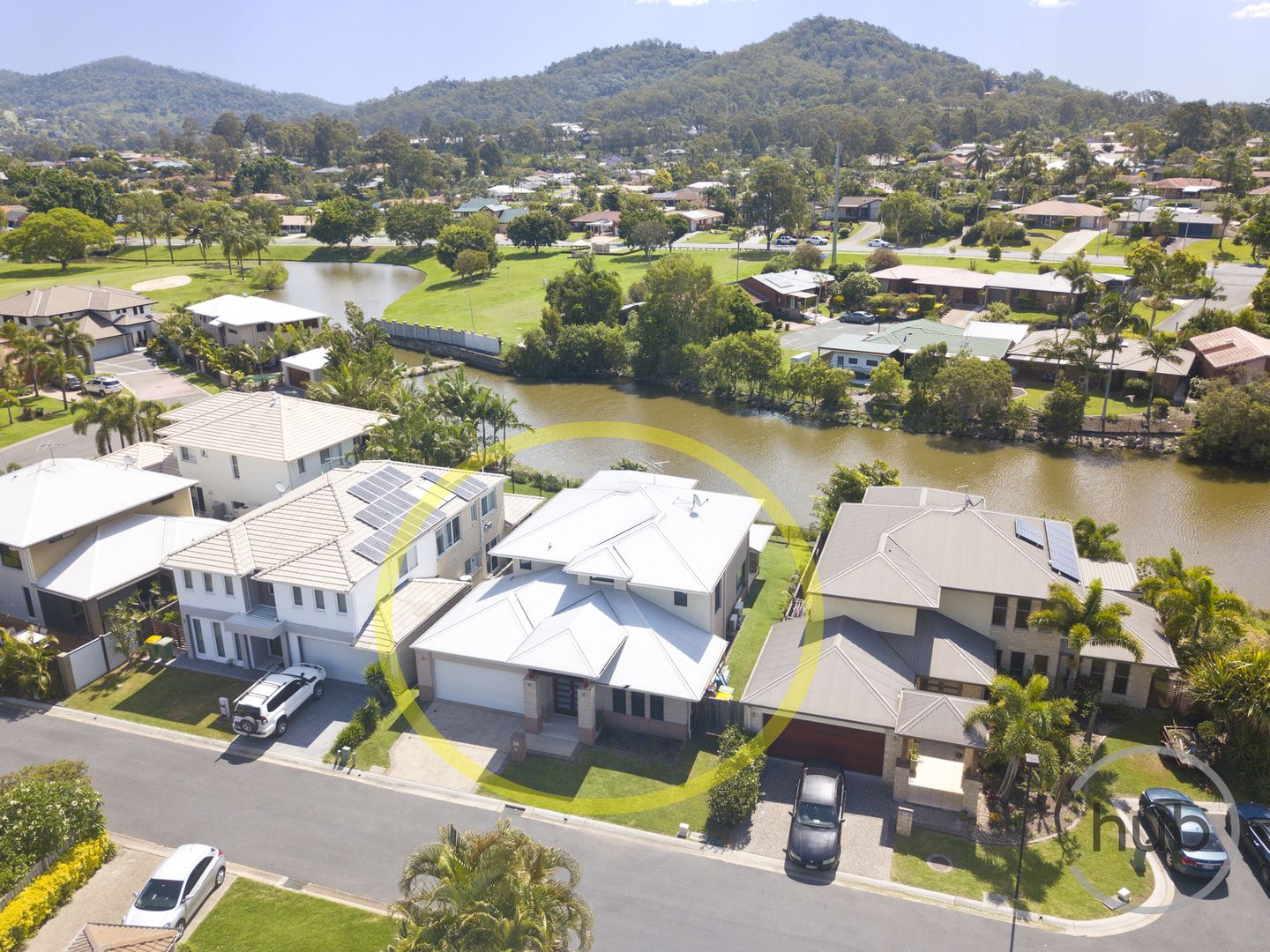 4 Lakeside Court, Windaroo QLD 4207, Image 1