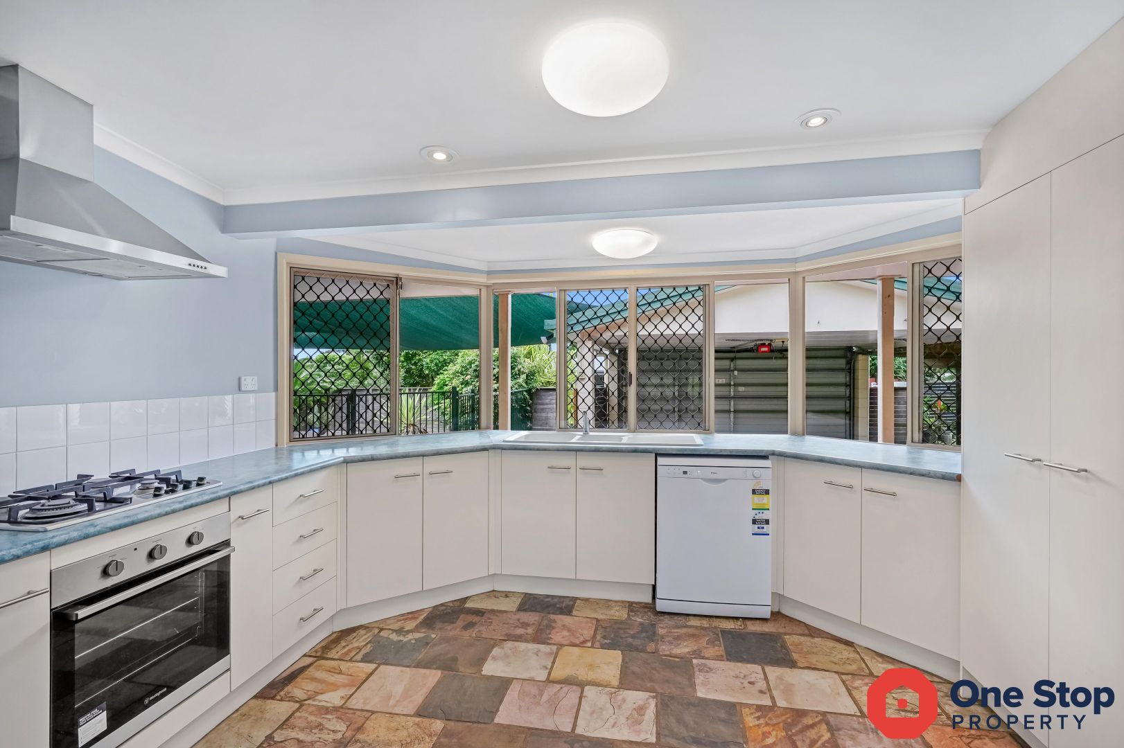 35 Cambrian Avenue, Smithfield QLD 4878, Image 2