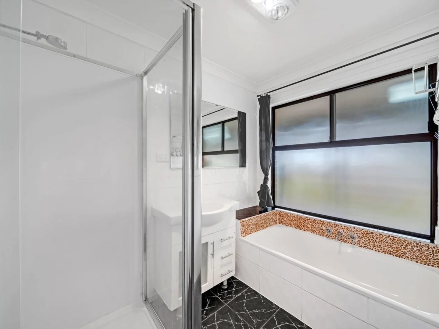 Additional image 9 of 140 Vansittart Road, Regents Park QLD 4118