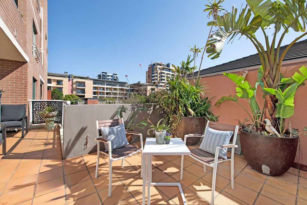 2 bedrooms Apartment / Unit / Flat in B604/780 Bourke Street REDFERN NSW, 2016