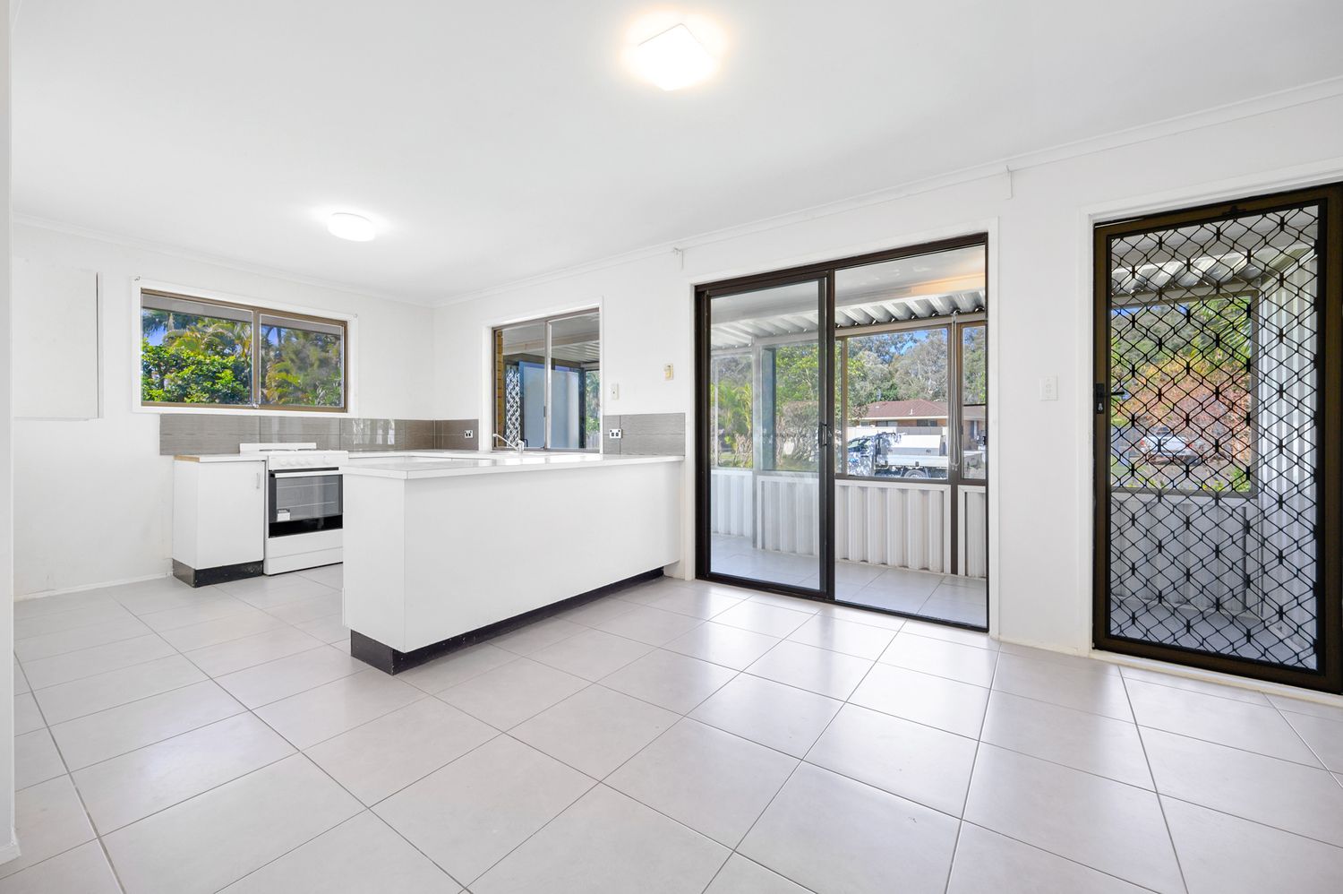 2 bedrooms Townhouse in 2/16 Telopea Street LABRADOR QLD, 4215