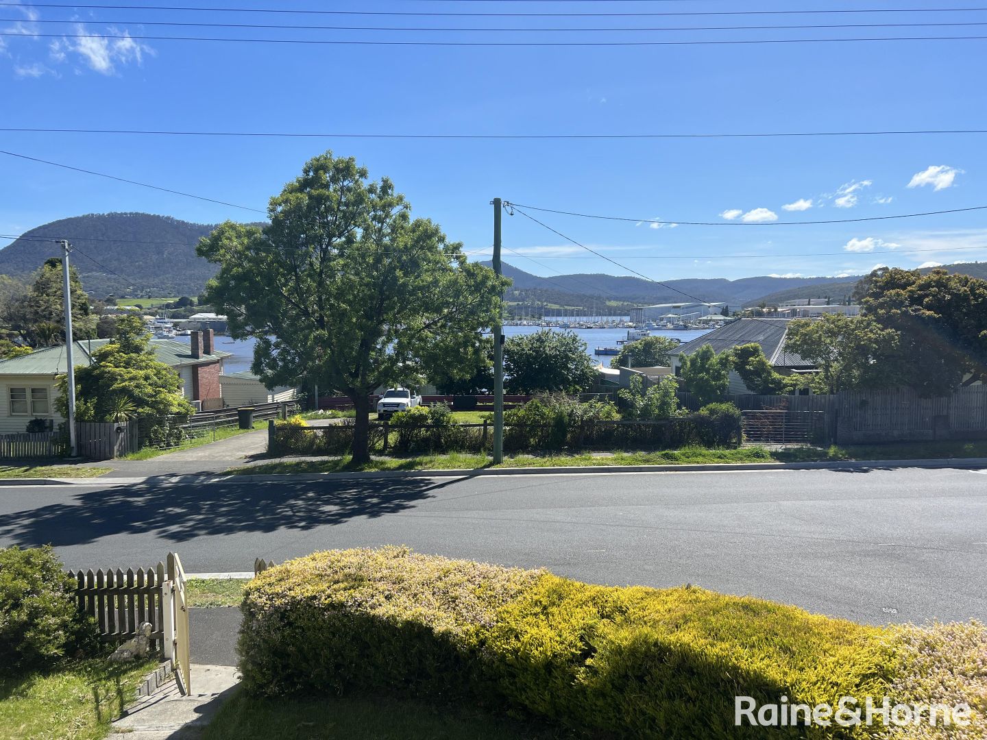 74 Gepp Parade, Derwent Park TAS 7009 House For Rent 490 Domain