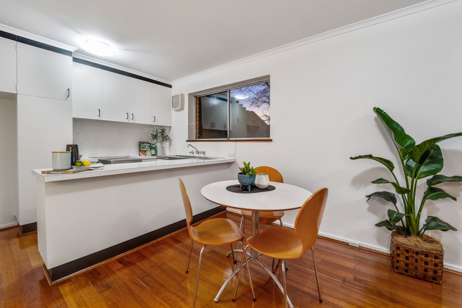 2/12 Jalanga Crescent, Aranda ACT 2614, Image 1