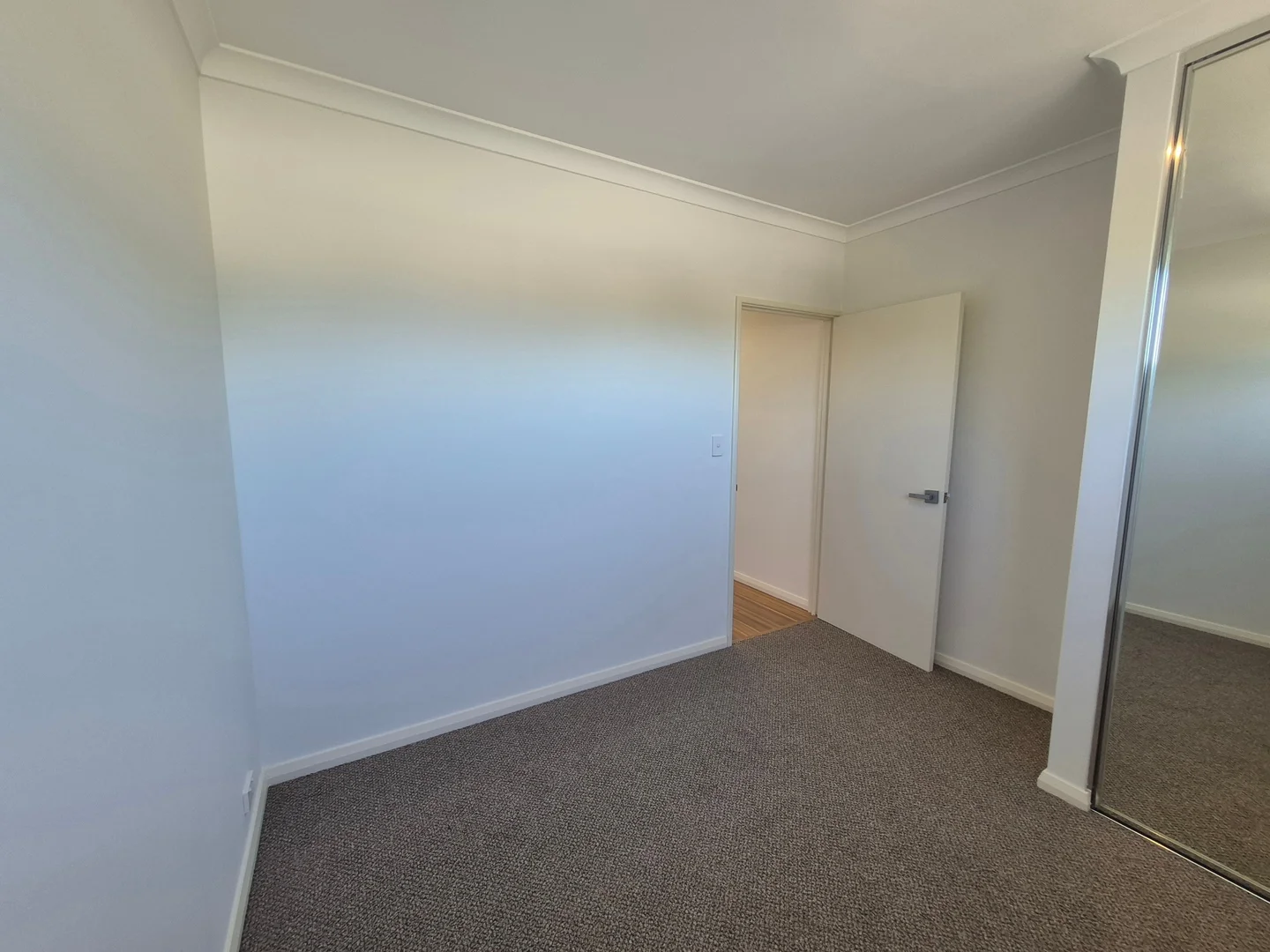 Additional image 15 of unit 5/360 Hardey Road, Cloverdale WA 6105