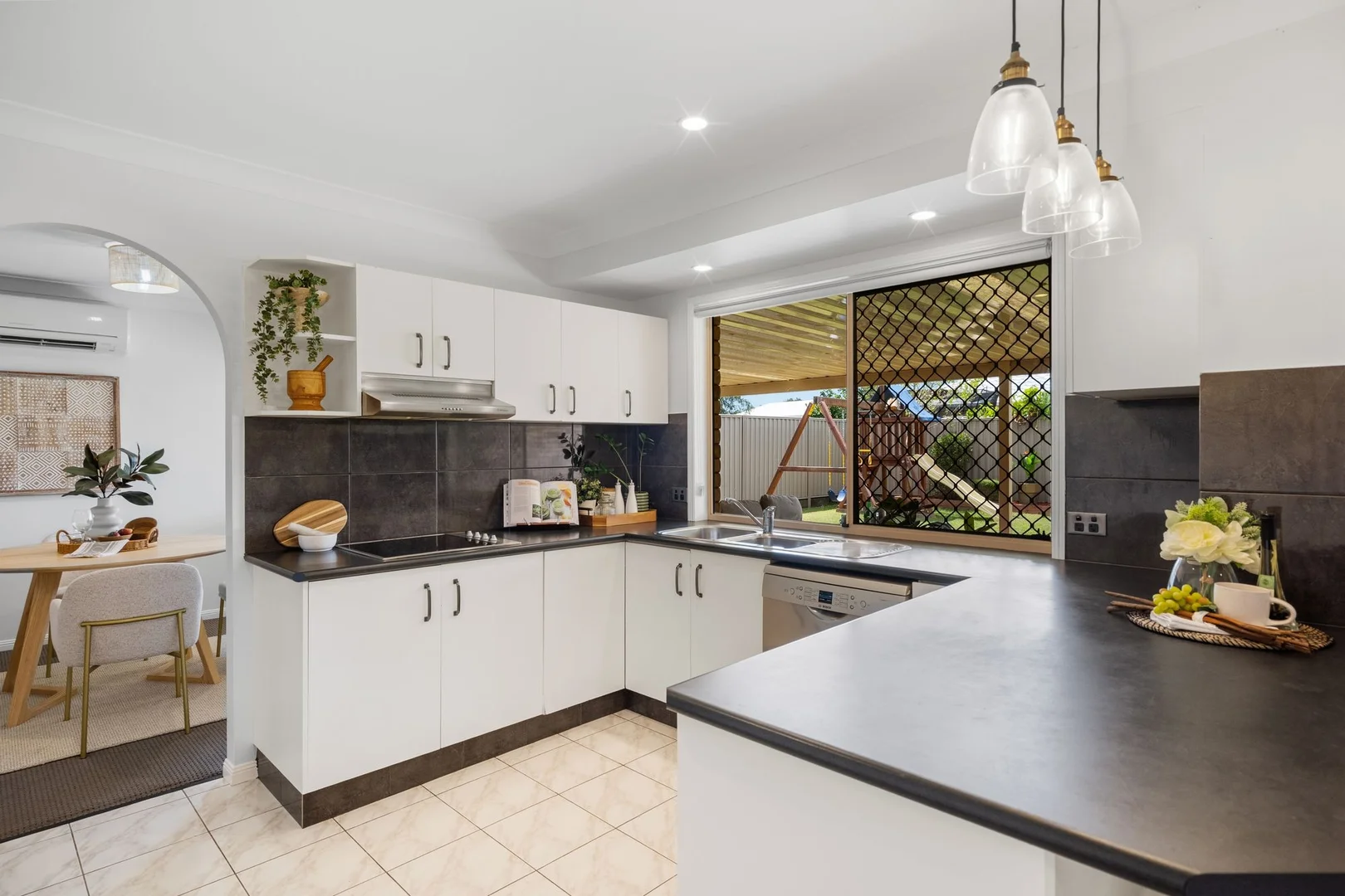 Additional image 6 of 72 Kilsay Crescent, Meadowbrook QLD 4131