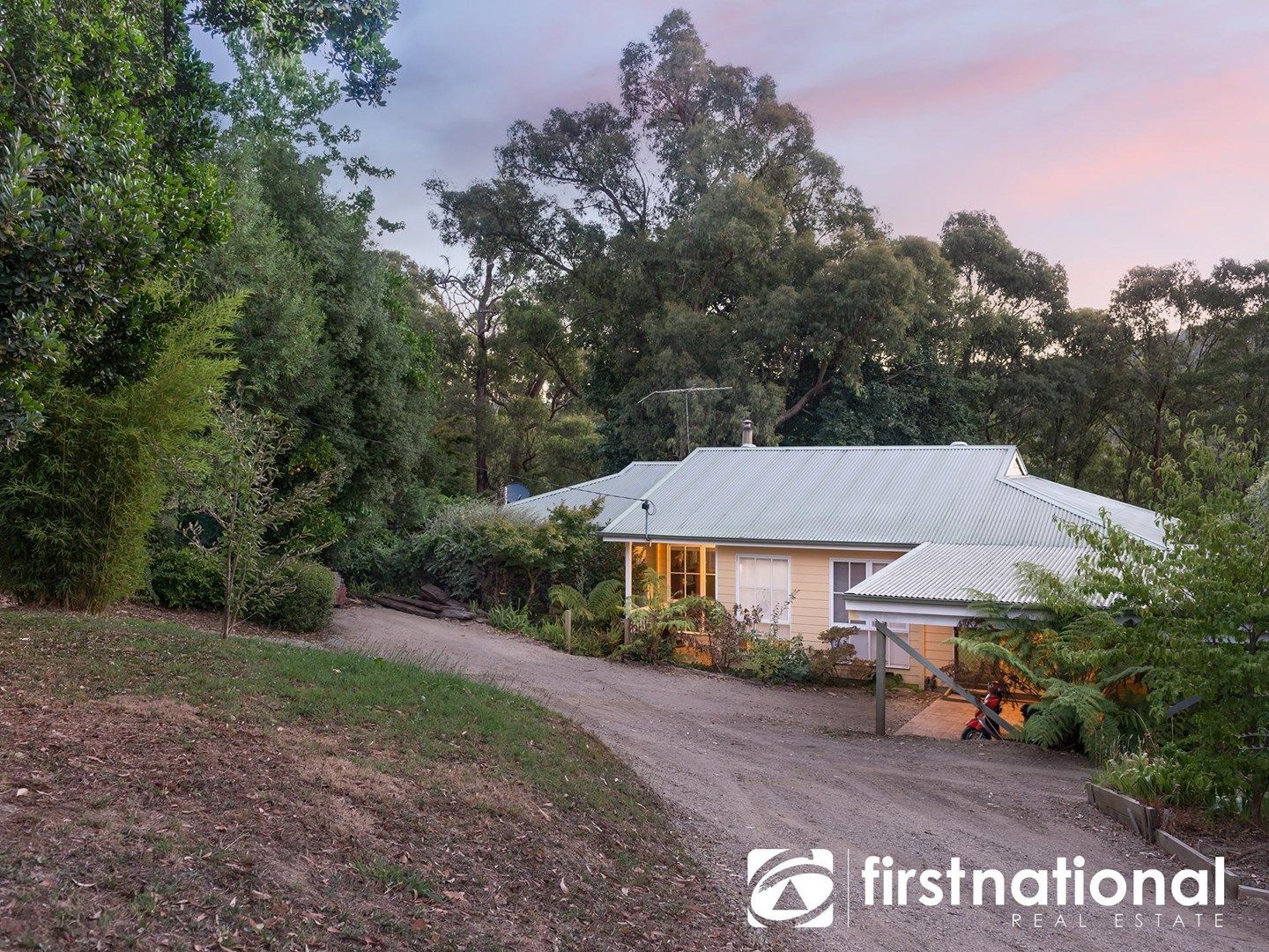 19 Caroline Avenue, Cockatoo VIC 3781, Image 0