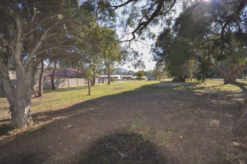 2 Chanro Ct, Bonnie Doon VIC 3720, Image 2