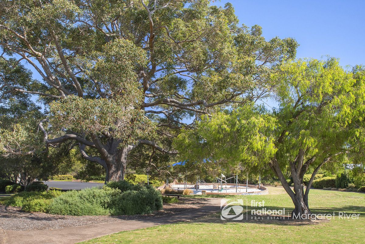 13 Crellin Place, Margaret River WA 6285, Image 2