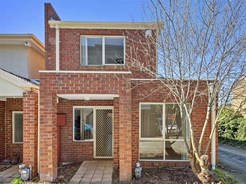 2 bedrooms Apartment / Unit / Flat in 6/1104 Whitehorse Road BOX HILL VIC, 3128