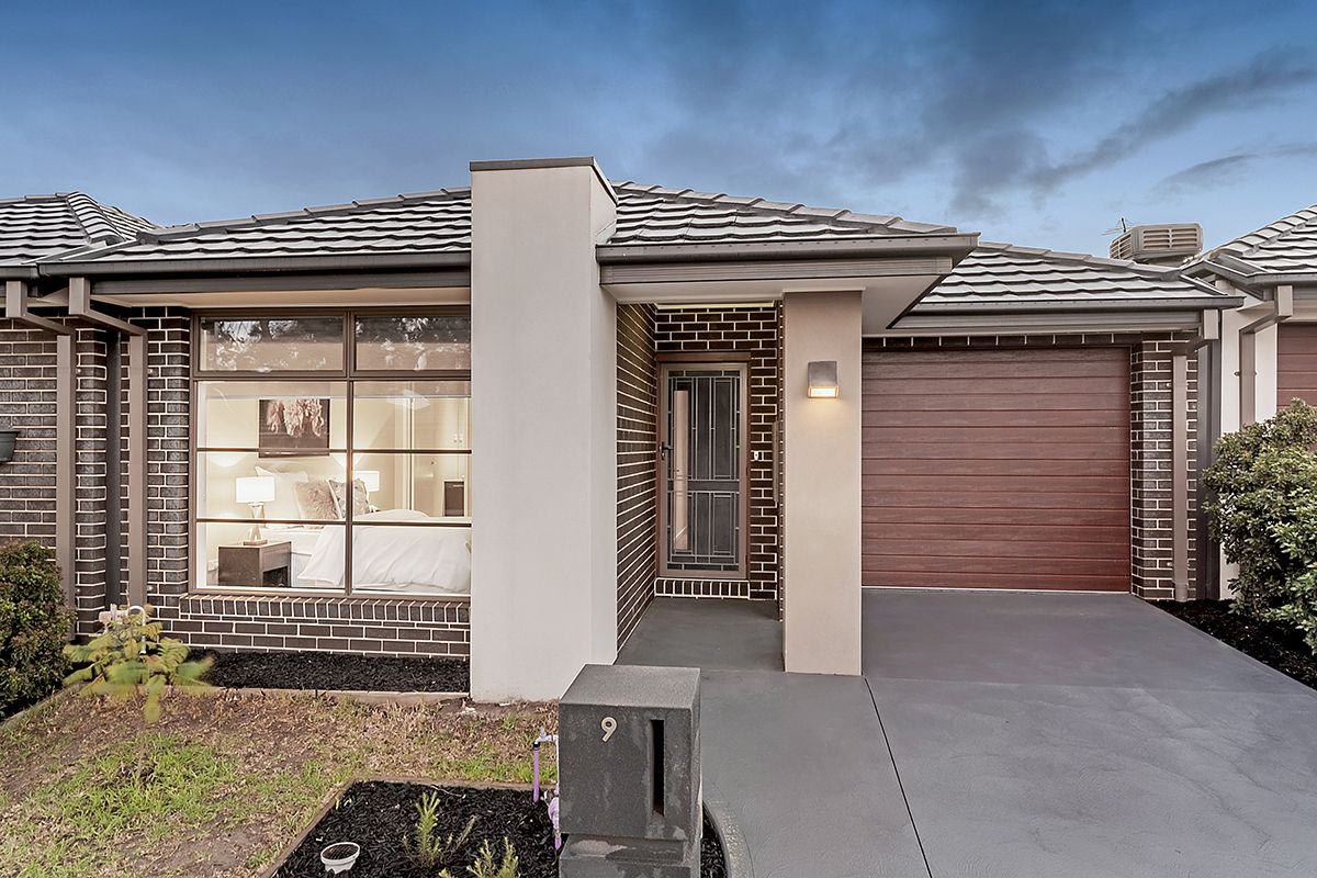 9 Fenland Street, Craigieburn VIC 3064, Image 0