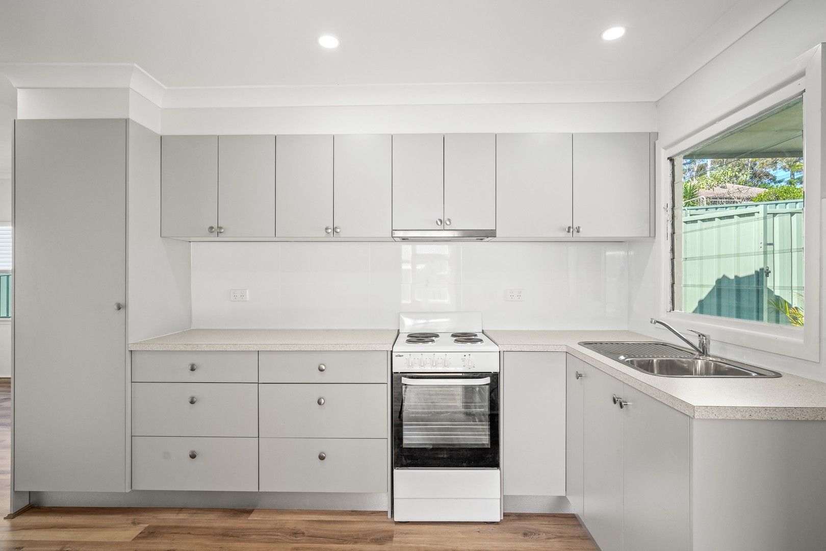 3 bedrooms House in 4 Narrawa Crescent ERINA NSW, 2250