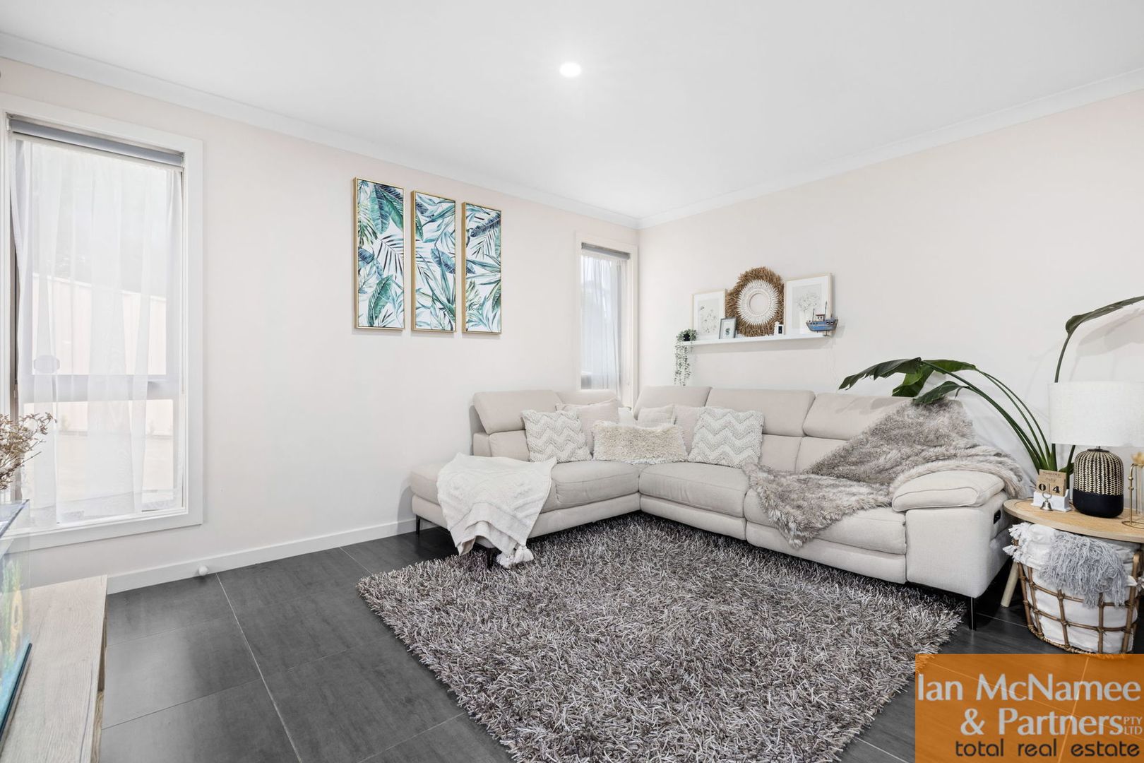 1/69 Gilmore Road, Queanbeyan West NSW 2620, Image 2