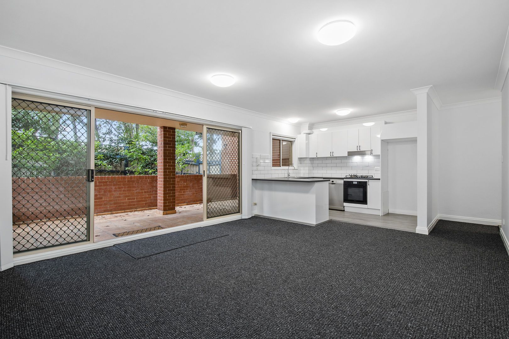 2/92 Hunter St, Hornsby NSW 2077, Image 1