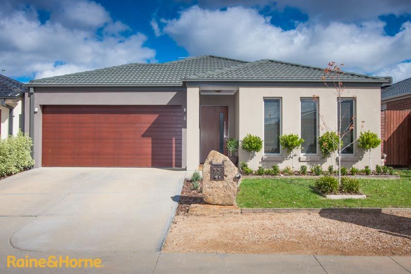 4 Elizabeth Court, RIDDELLS CREEK VIC 3431, Image 2