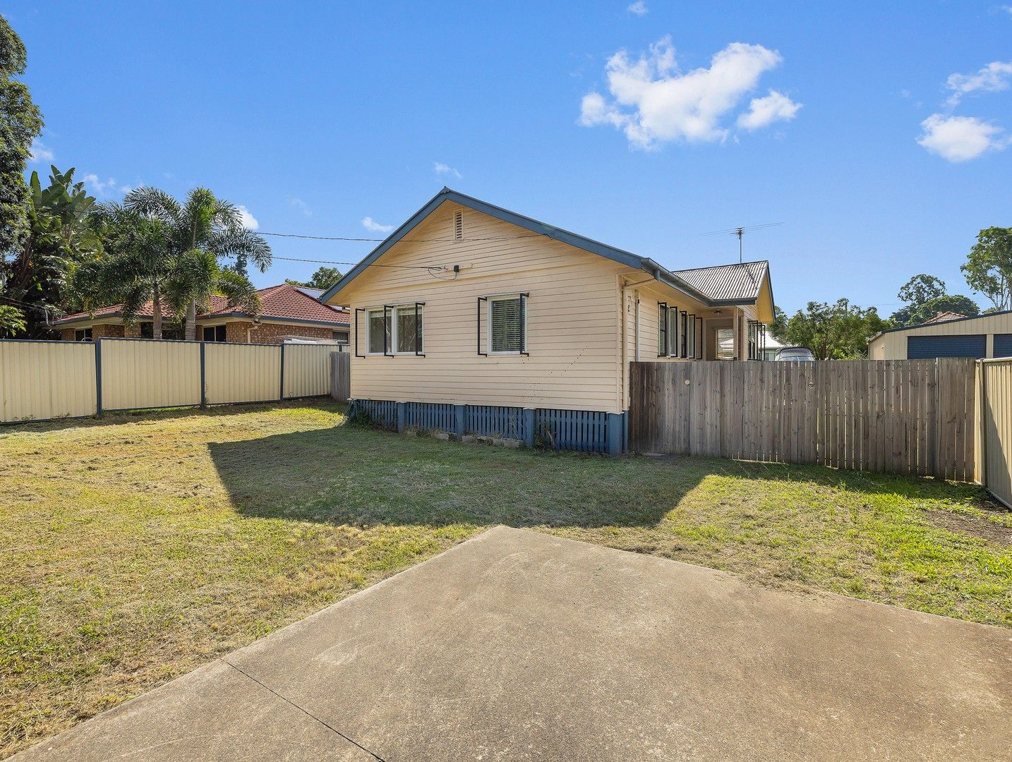 4 bedrooms House in 218 Creek Road MOUNT GRAVATT EAST QLD, 4122