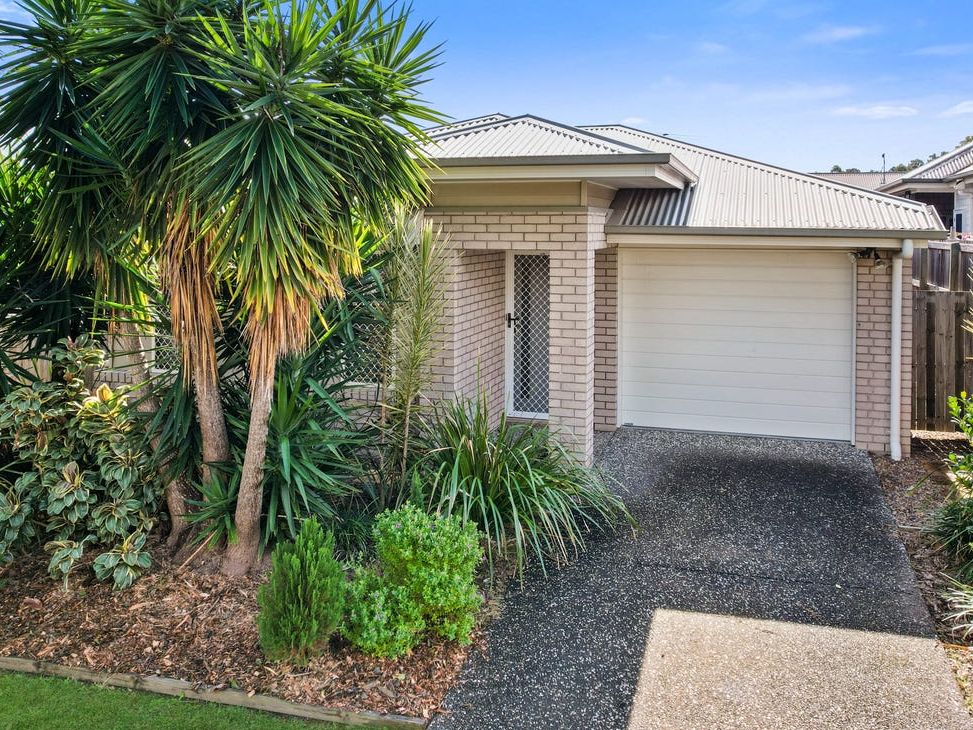 4 bedrooms House in 8 Parkfront Terrace WATERFORD QLD, 4133