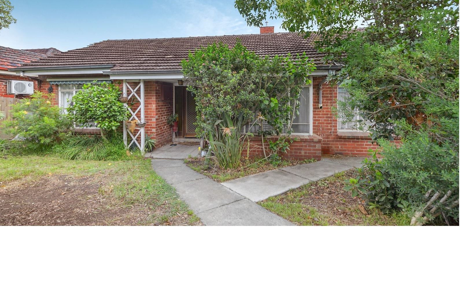 4 bedrooms House in 1174 riversdale Road BOX HILL SOUTH VIC, 3128