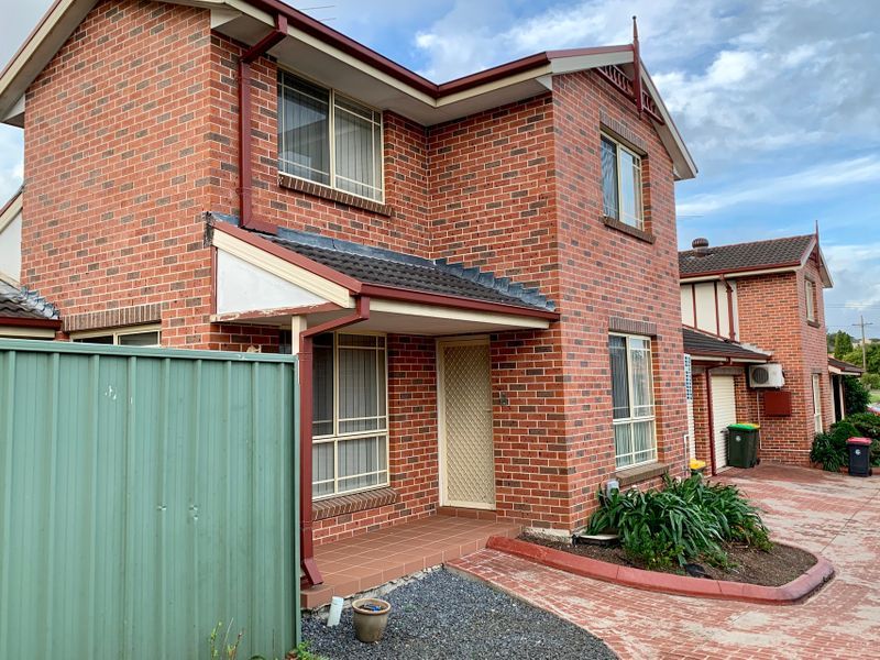 3 bedrooms Apartment / Unit / Flat in 2/71 Stoddart Street ROSELANDS NSW, 2196