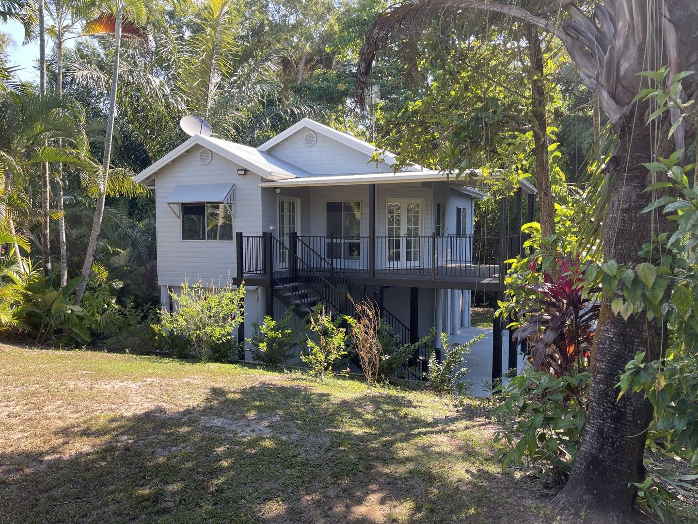 4 bedrooms House in 41 Reid Rd WONGALING BEACH QLD, 4852